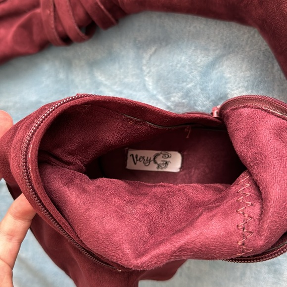 Very G Mid Calf Burgundy Suede Boots - Size 8 - Picture 7 of 9